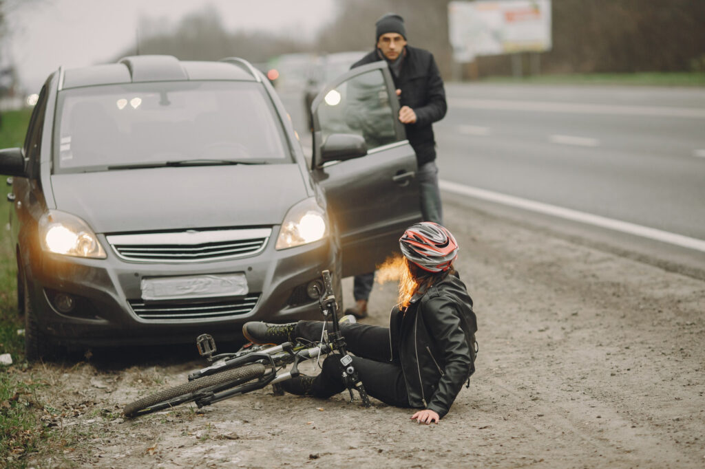 Image illustrative accident de la route cycliste voiture